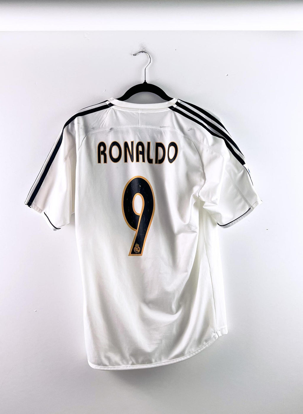 '03-04 Real Madrid Home Kit - 'Ronaldo #9'