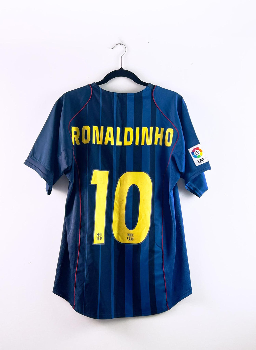 '04-05 FC Barcelona Home Kit - 'Ronaldinho #10'