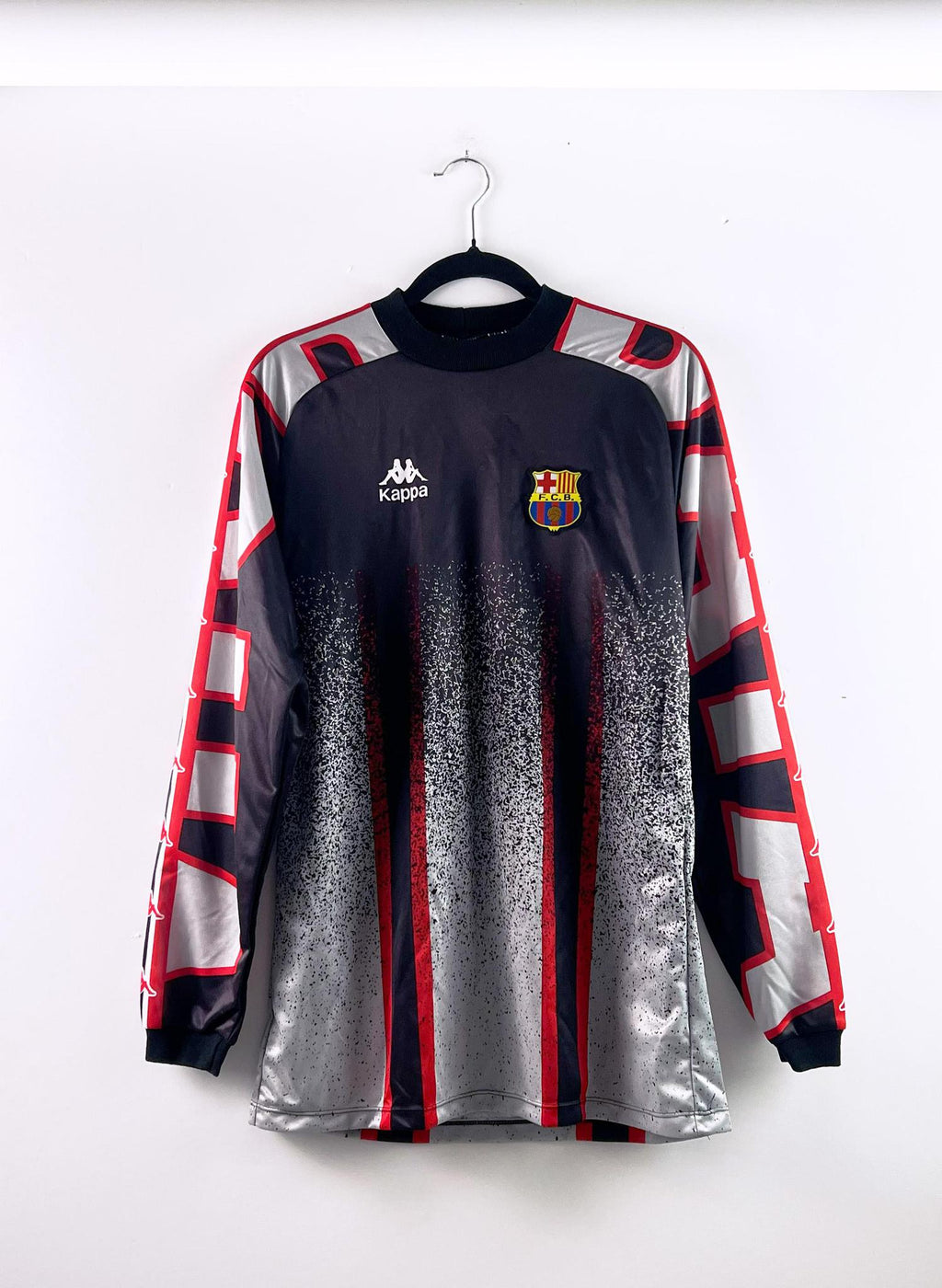 '96-97 FC Barcelona Goalkeeper Kit - 'Vitor Baia #1'