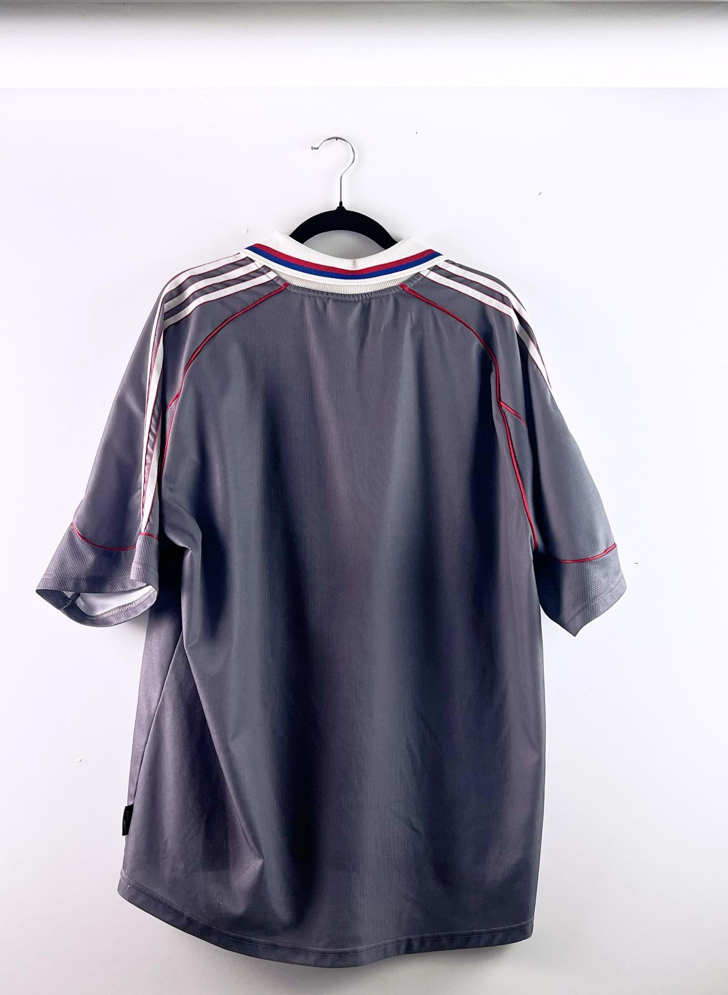 '01-02 PSG Away Kit