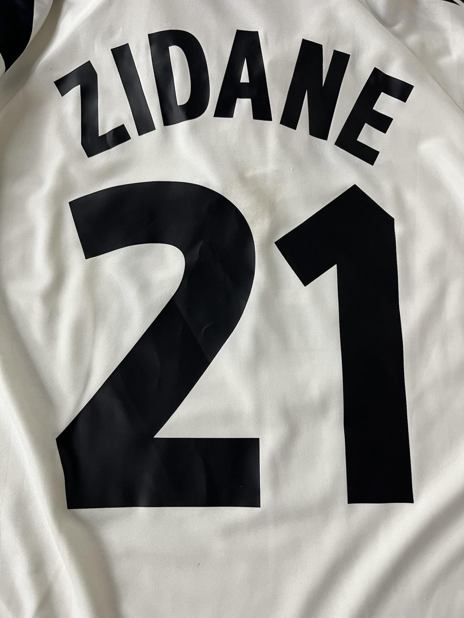 '98-99 Juventus Away Kit - 'Zidane #21'
