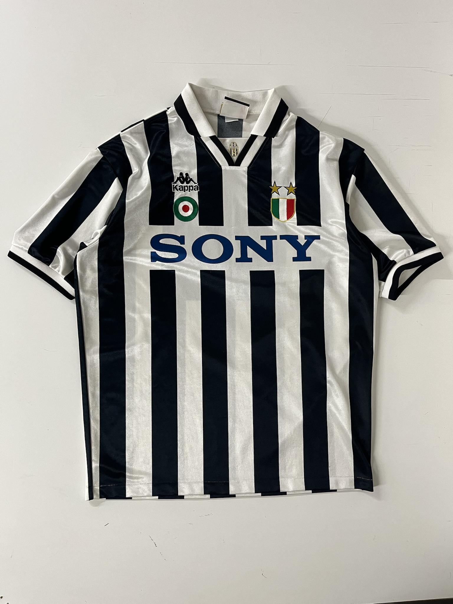 '95 Juventus Home Kit