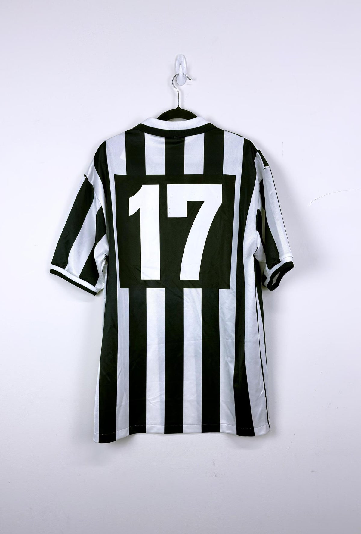 '94-95 Juventus Home Kit - '#17'