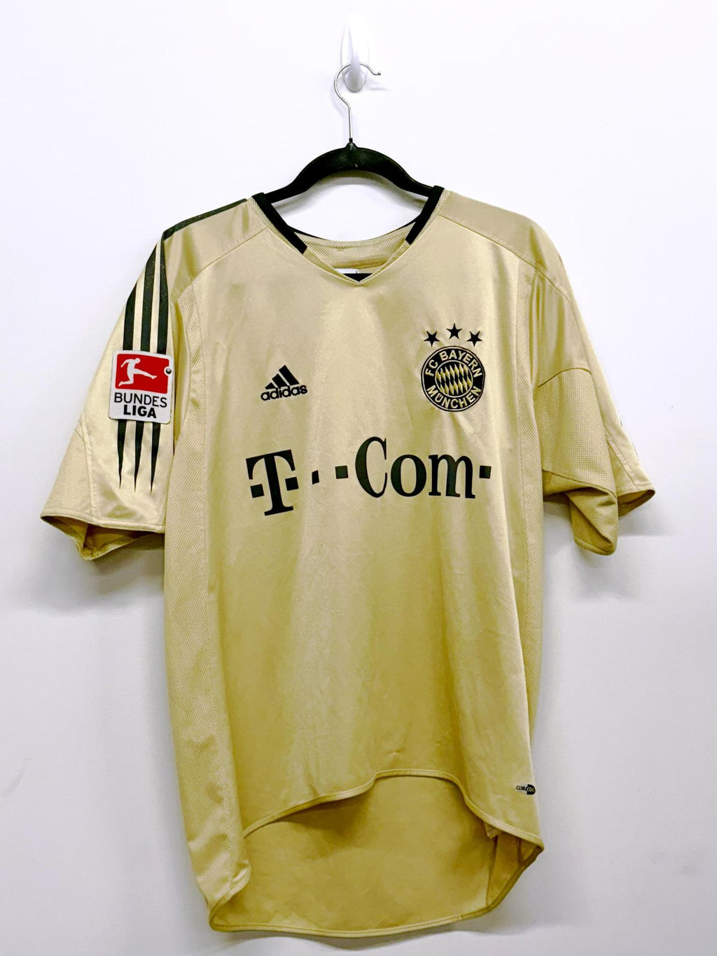 '04-05 Bayer Munich Away Kit