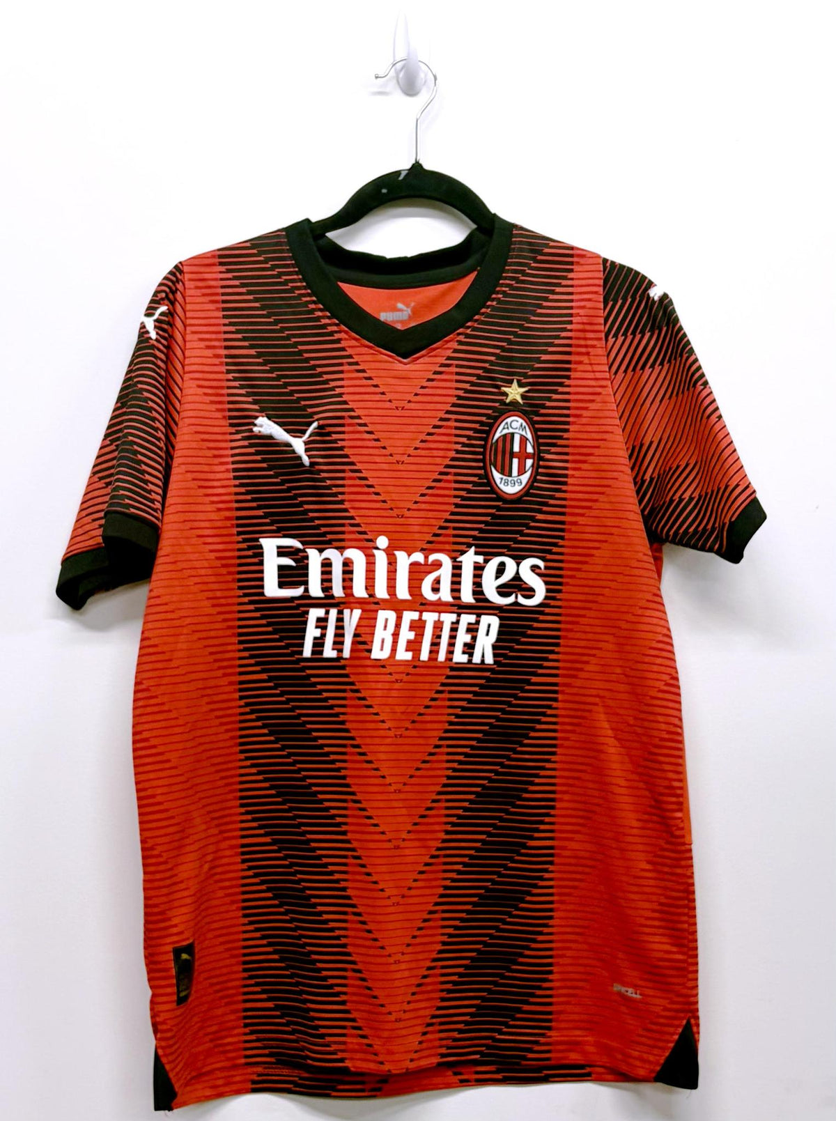 '23-24 AC Milan Home Kit - 'Pulisic #11'