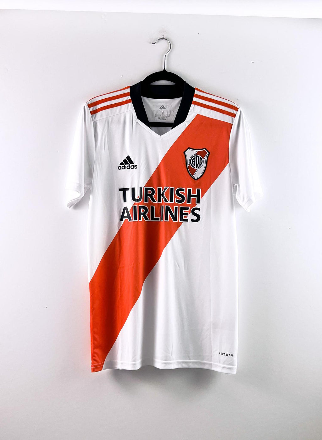 '21 River Plate Home Kit - 'J. Alvarez #9'