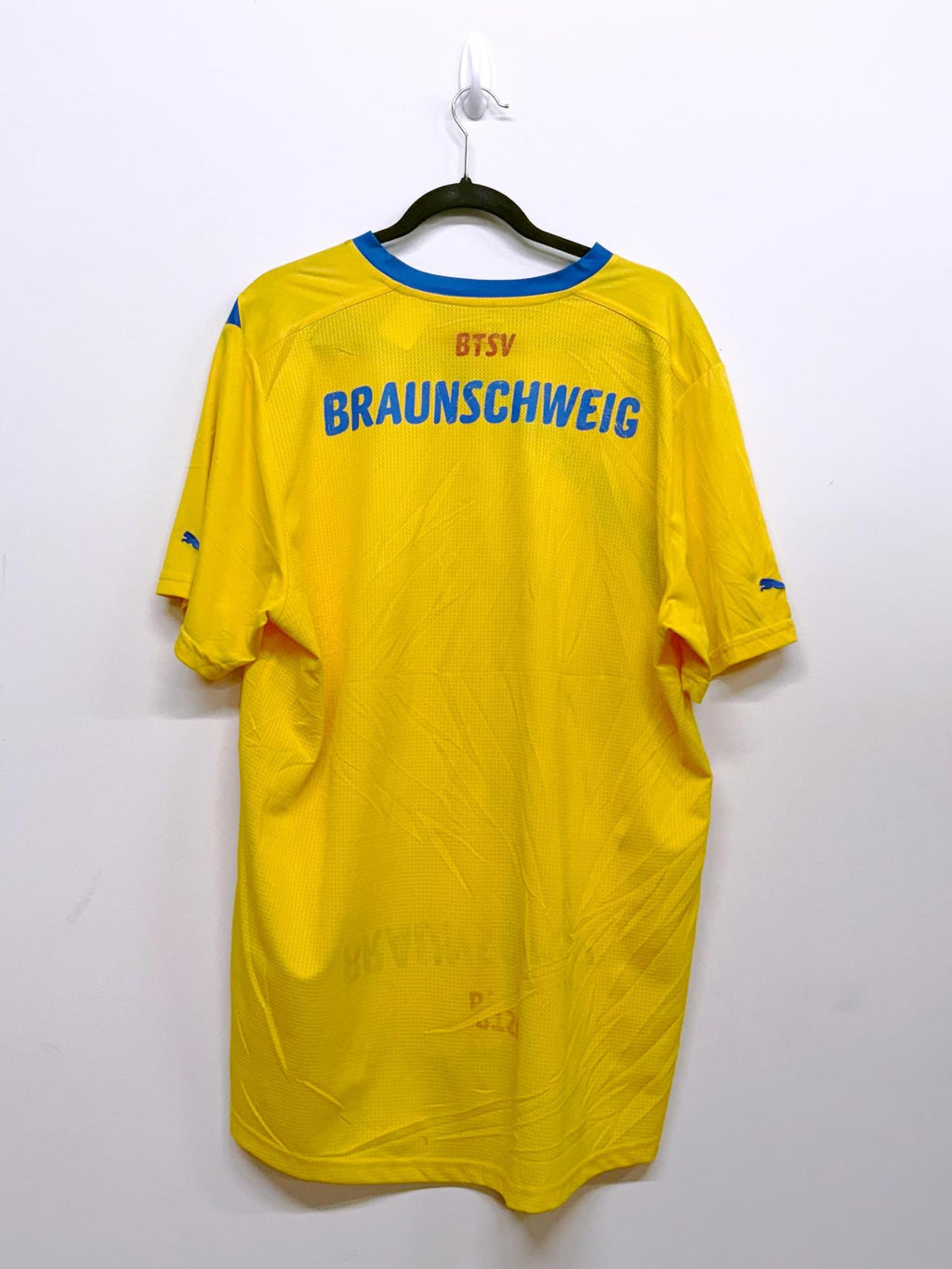'11-12 Eintracht Braunschweig Home Kit