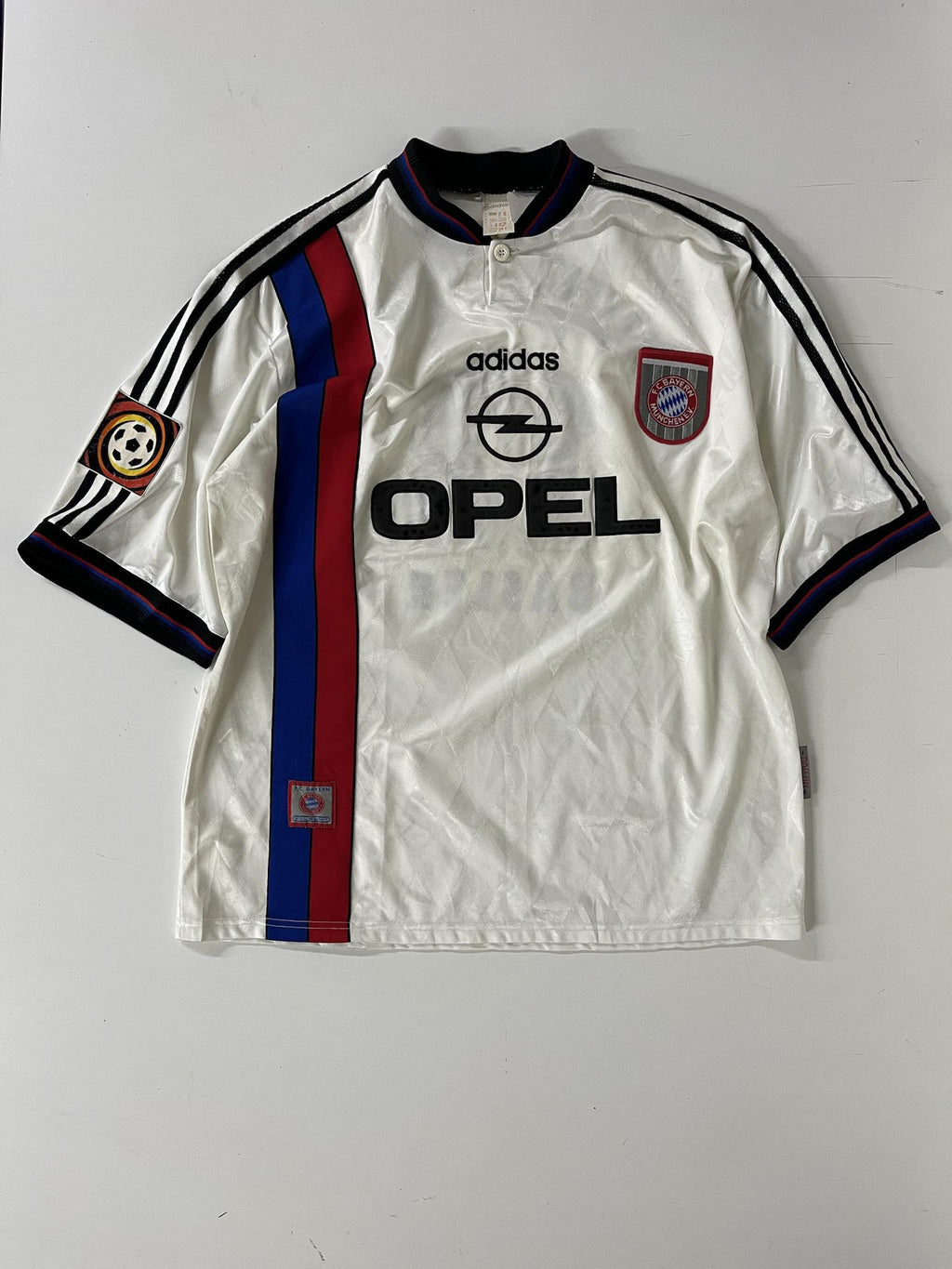 '96-98 F.C. Bayern Munchen Away Kit - 'Basler #13'