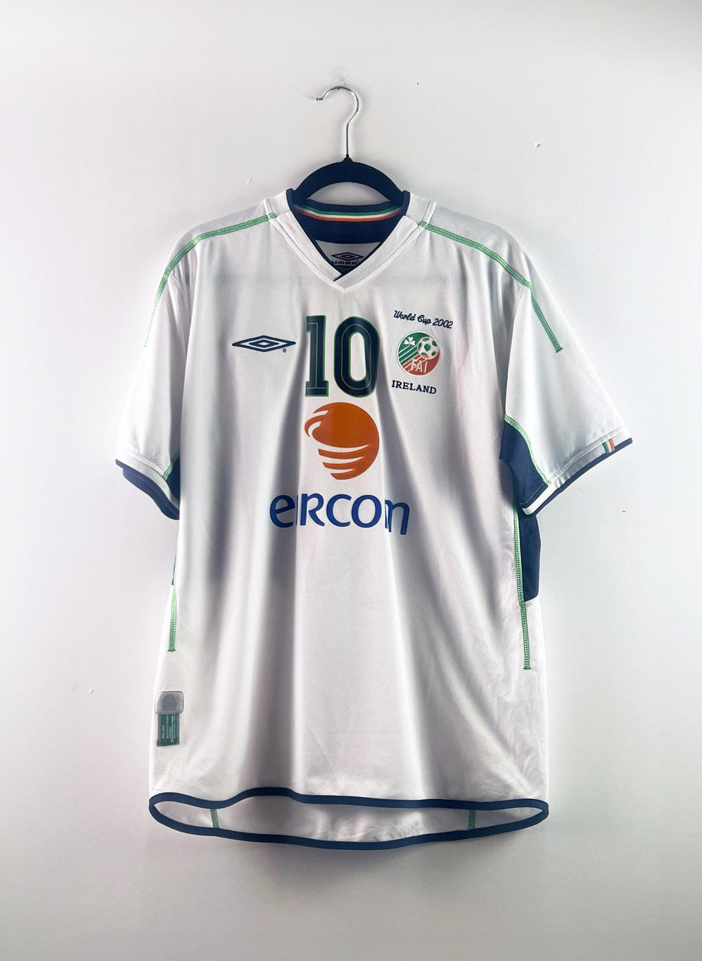 '02 Ireland National Football Team Away Kit - 'R. Keane #10'