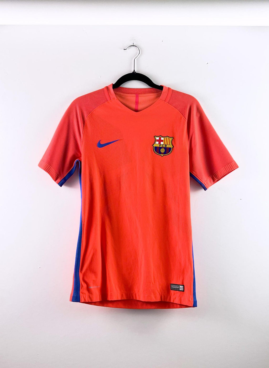 '17-18 FC Barcelona Training Kit