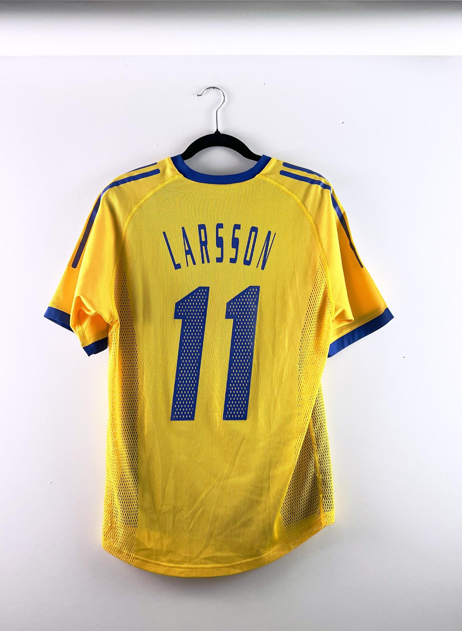 '02 Sweden National Football Team Home Kit - 'Larsson #11'