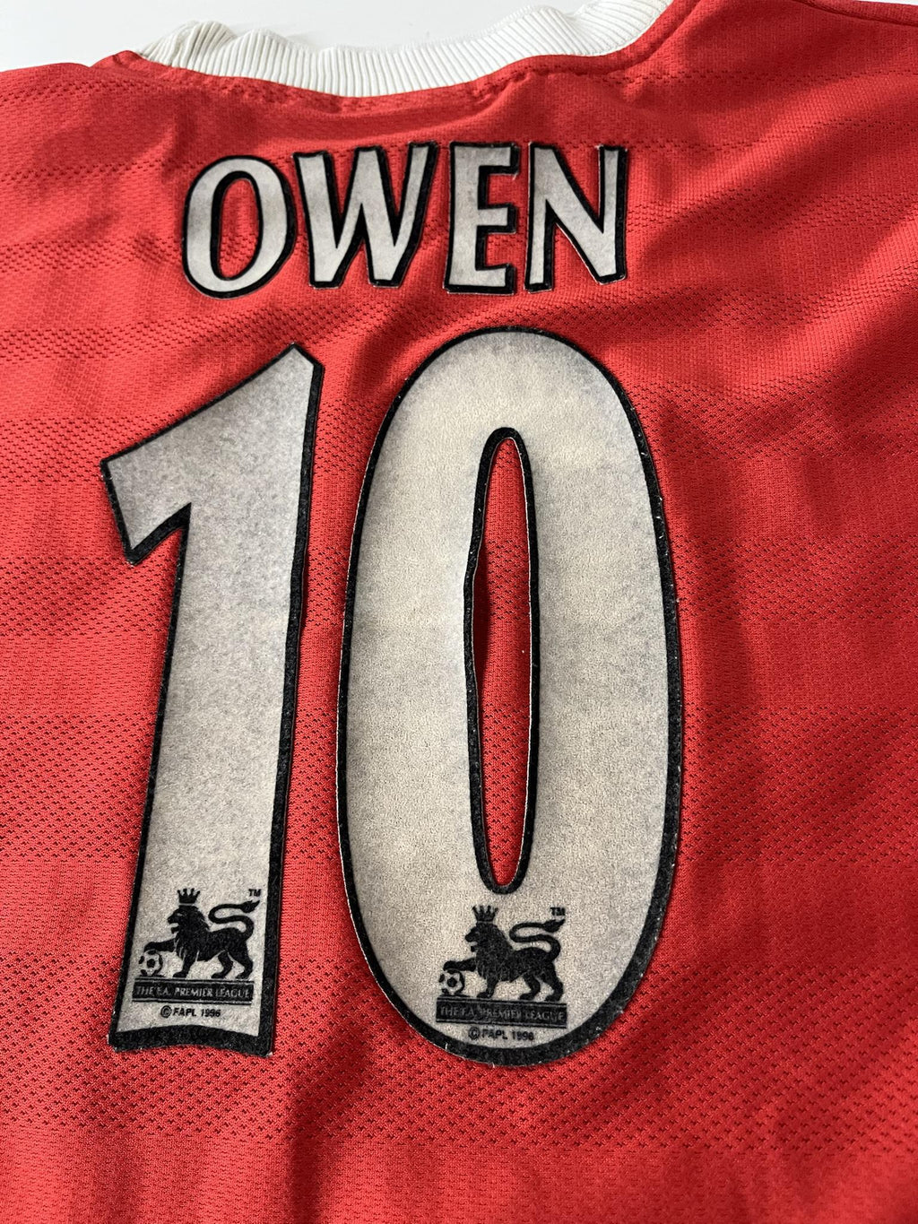 '98-00 Liverpool FC Home Kit - 'Owen #10'