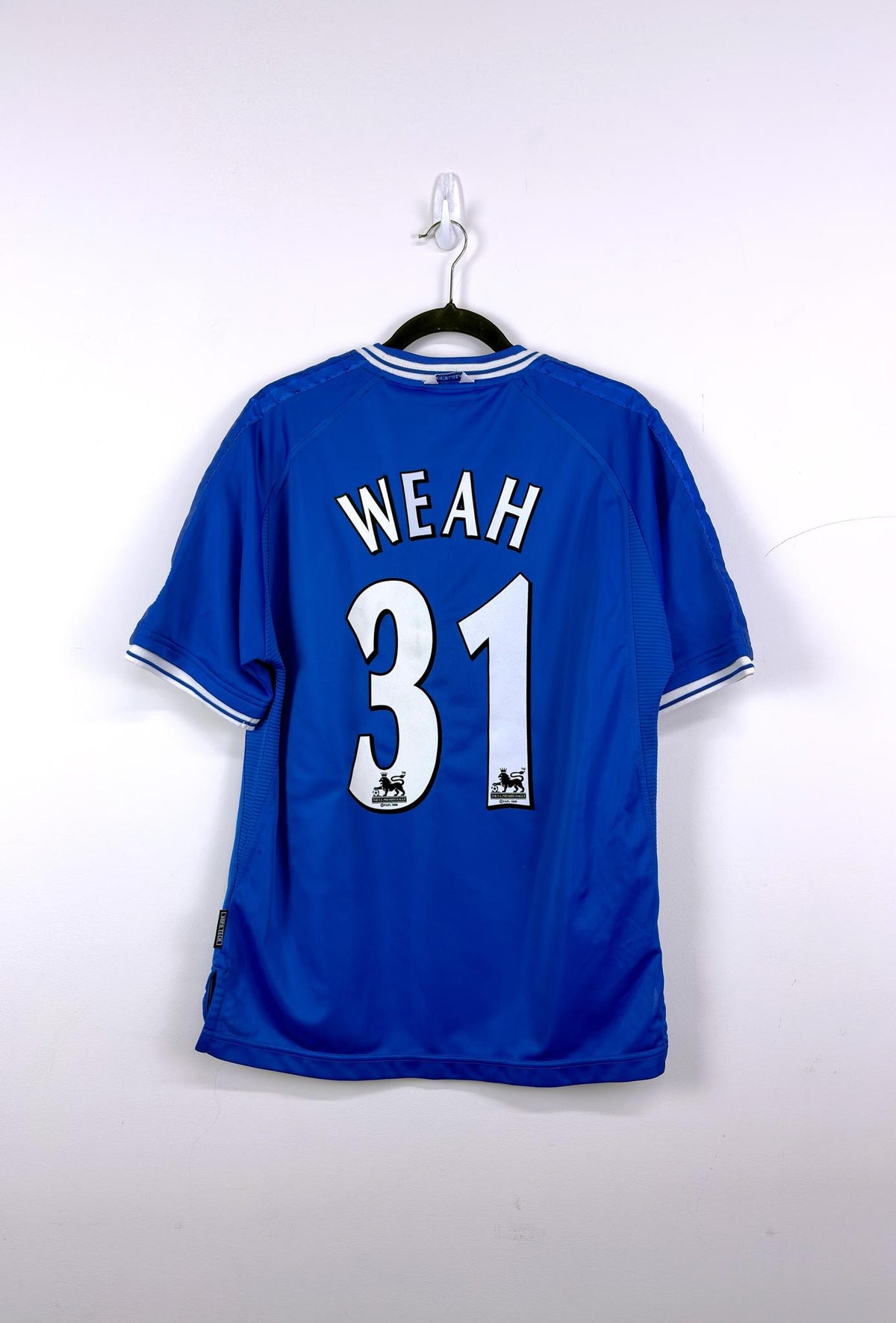 '06 Chelsea Home Kit - 'Weah #31'