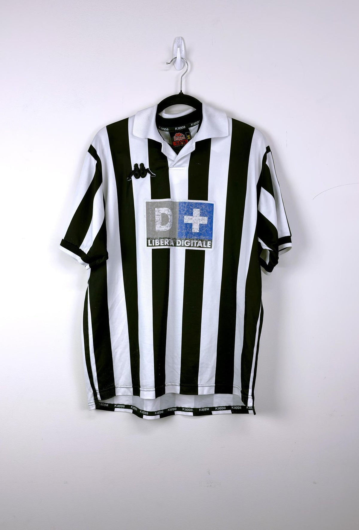 '98-99 Juventus Home Kit
