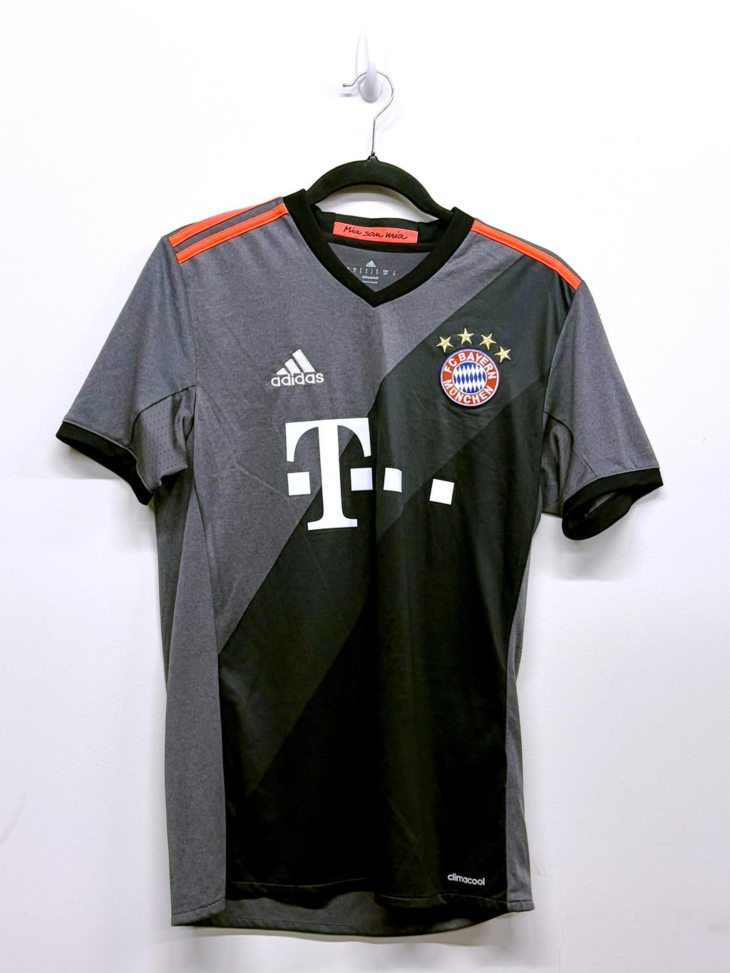 '16 Bayern Munich Third Kit - Vidal #23'