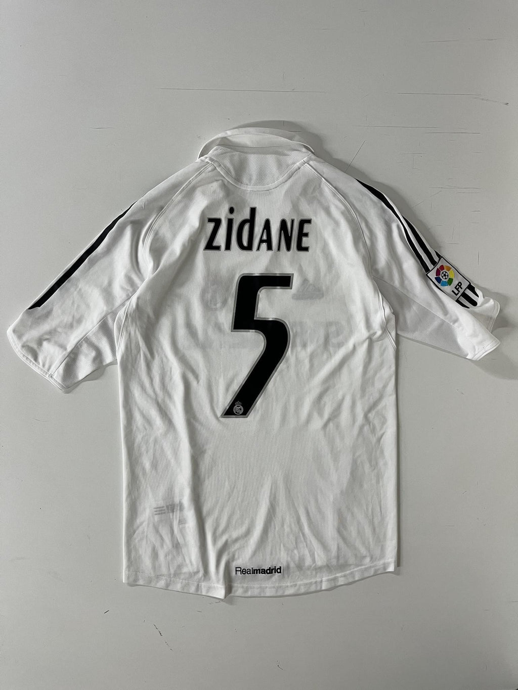 '05 Real Madrid Home Kit - 'Zidane #5'