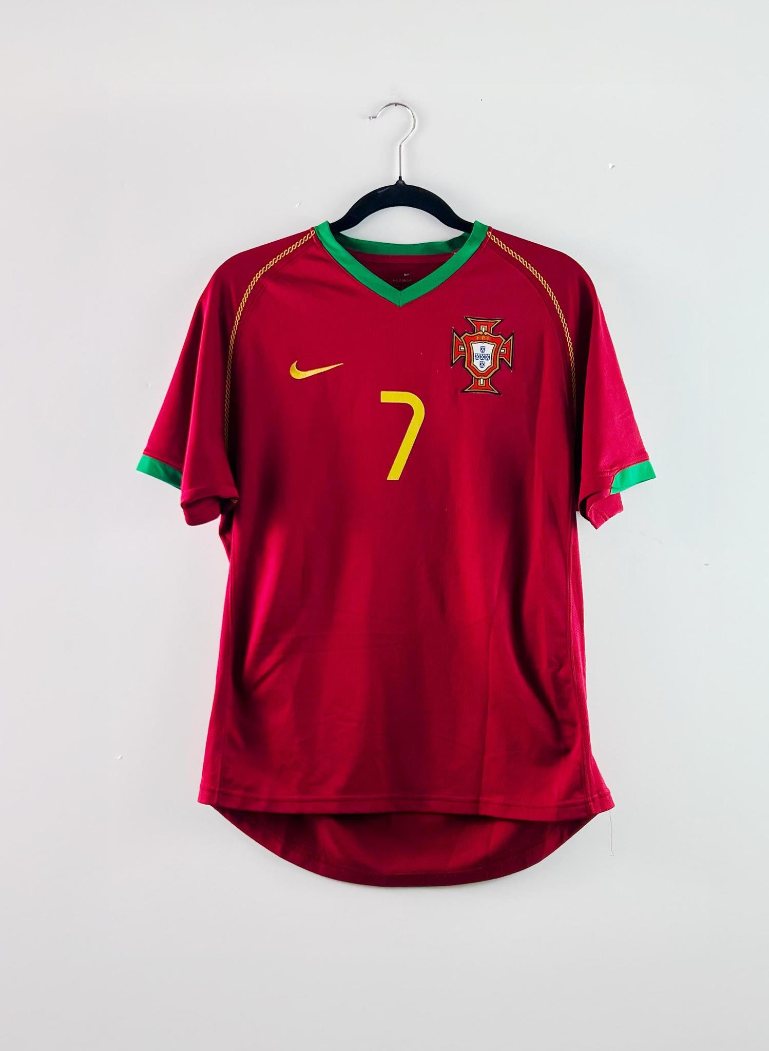 '01 Portugal National Football Team Home Kit - 'Figo #7'