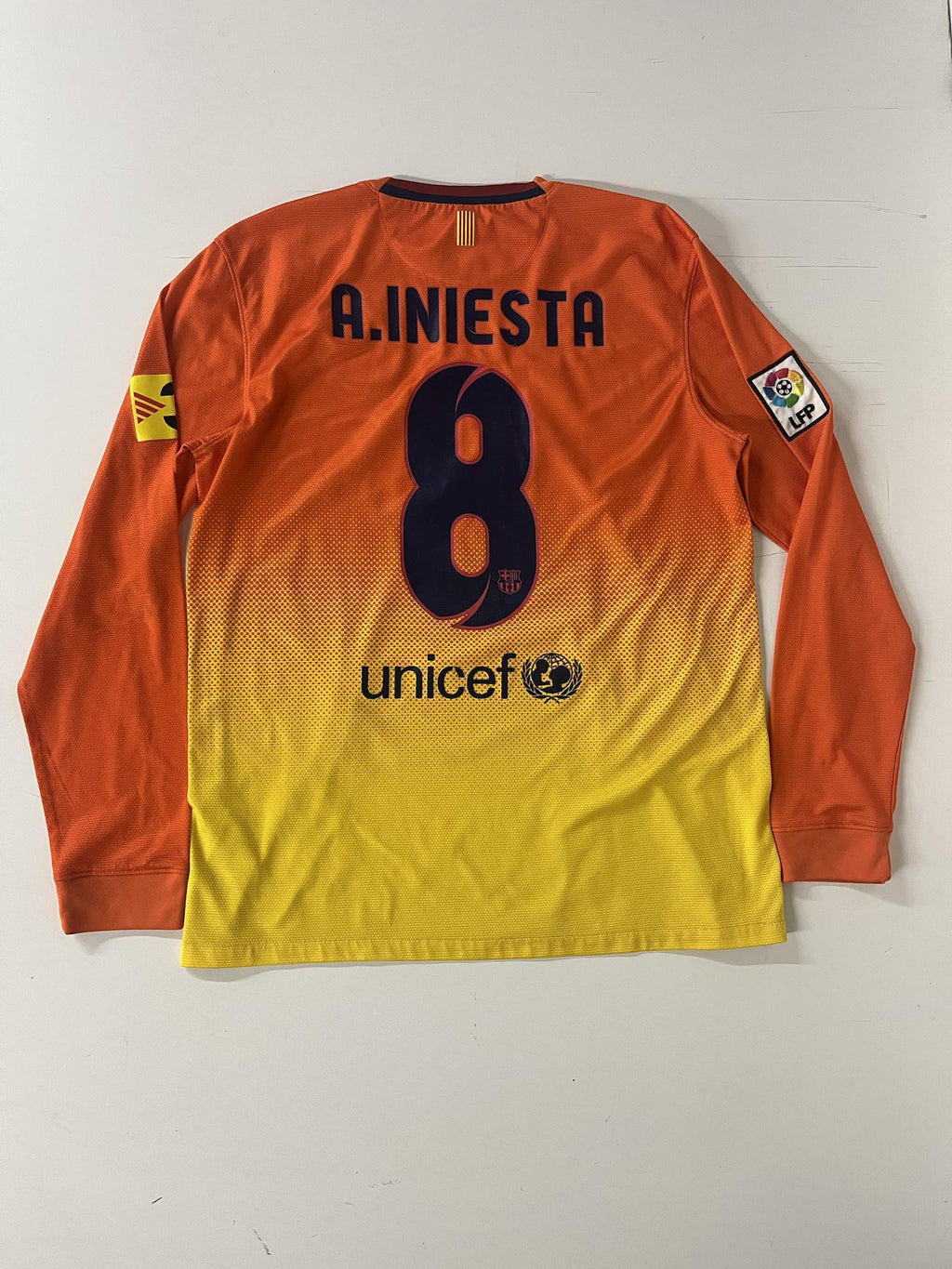 '12 FC Barcelona Away Kit - 'A. Iniesta #8'