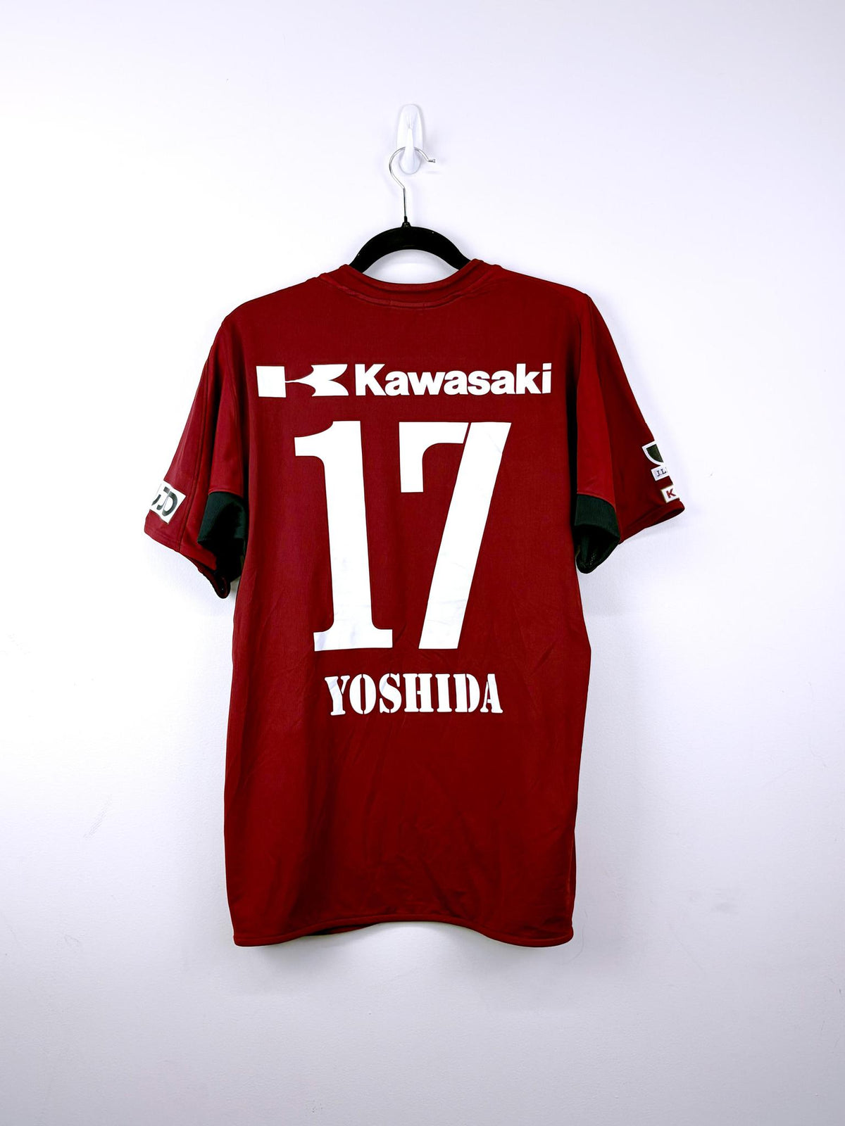 '11 Vissel Kobe Home Kit - 'Yoshida #17'