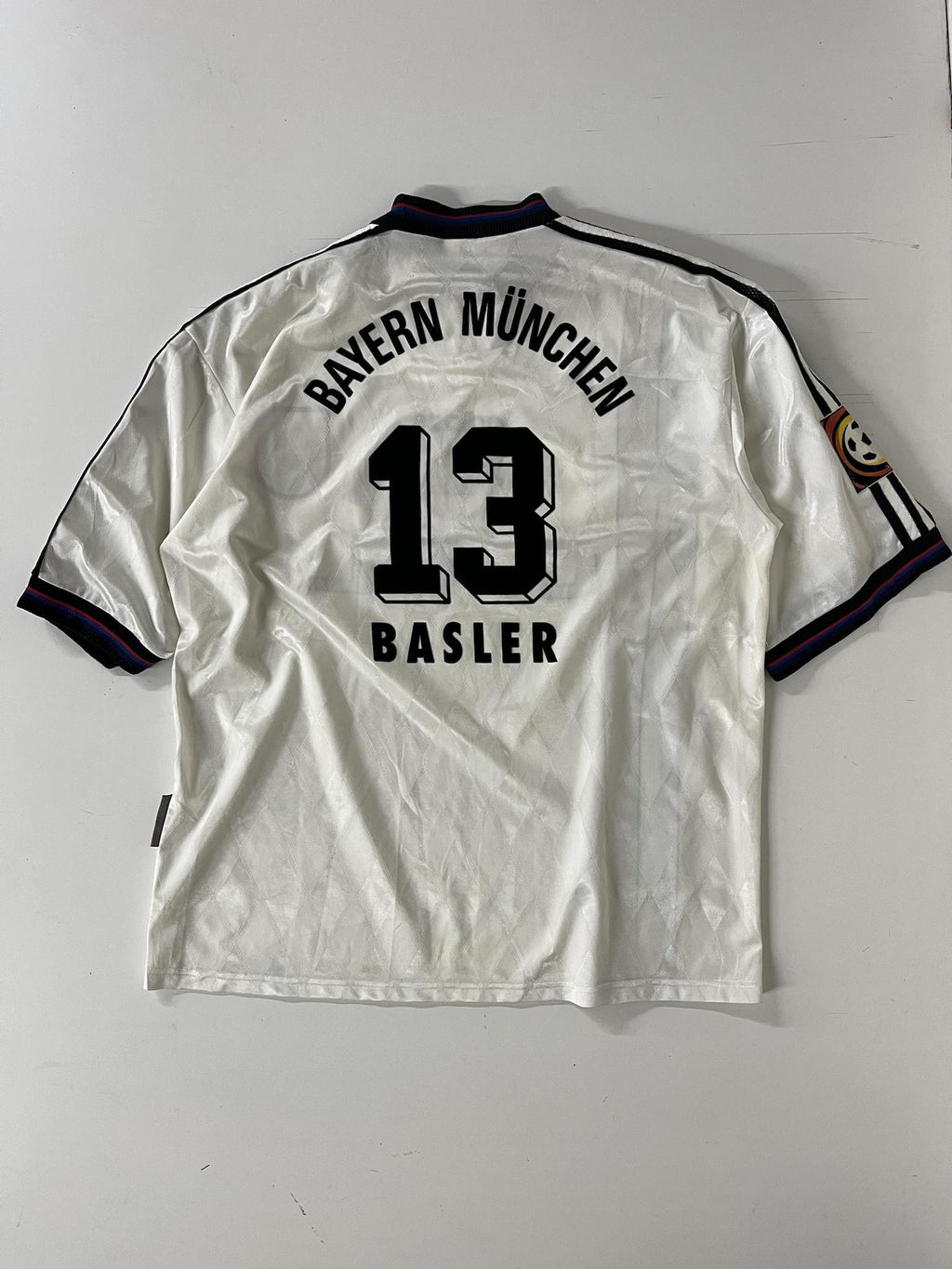 '96-98 F.C. Bayern Munchen Away Kit - 'Basler #13'