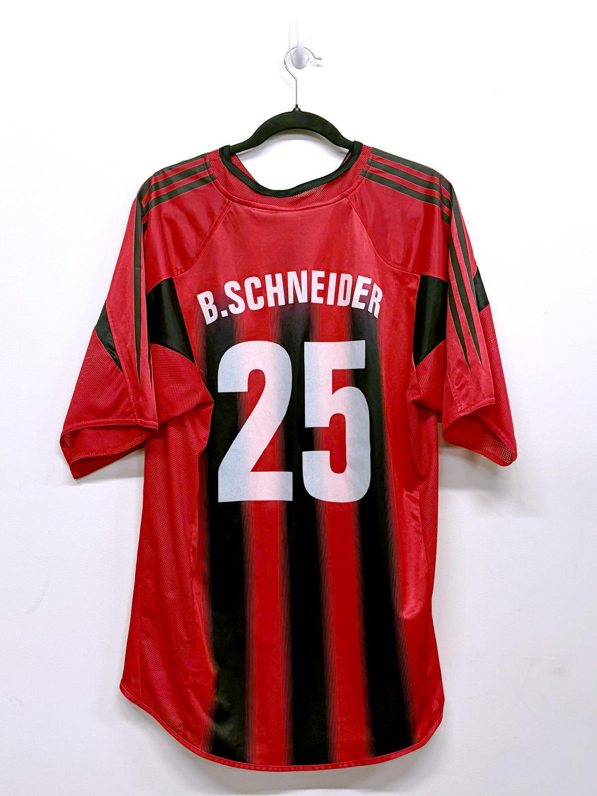 '03-04 Bayer 04 Leverkusen
Home Kit - 'B. Schneider #25'