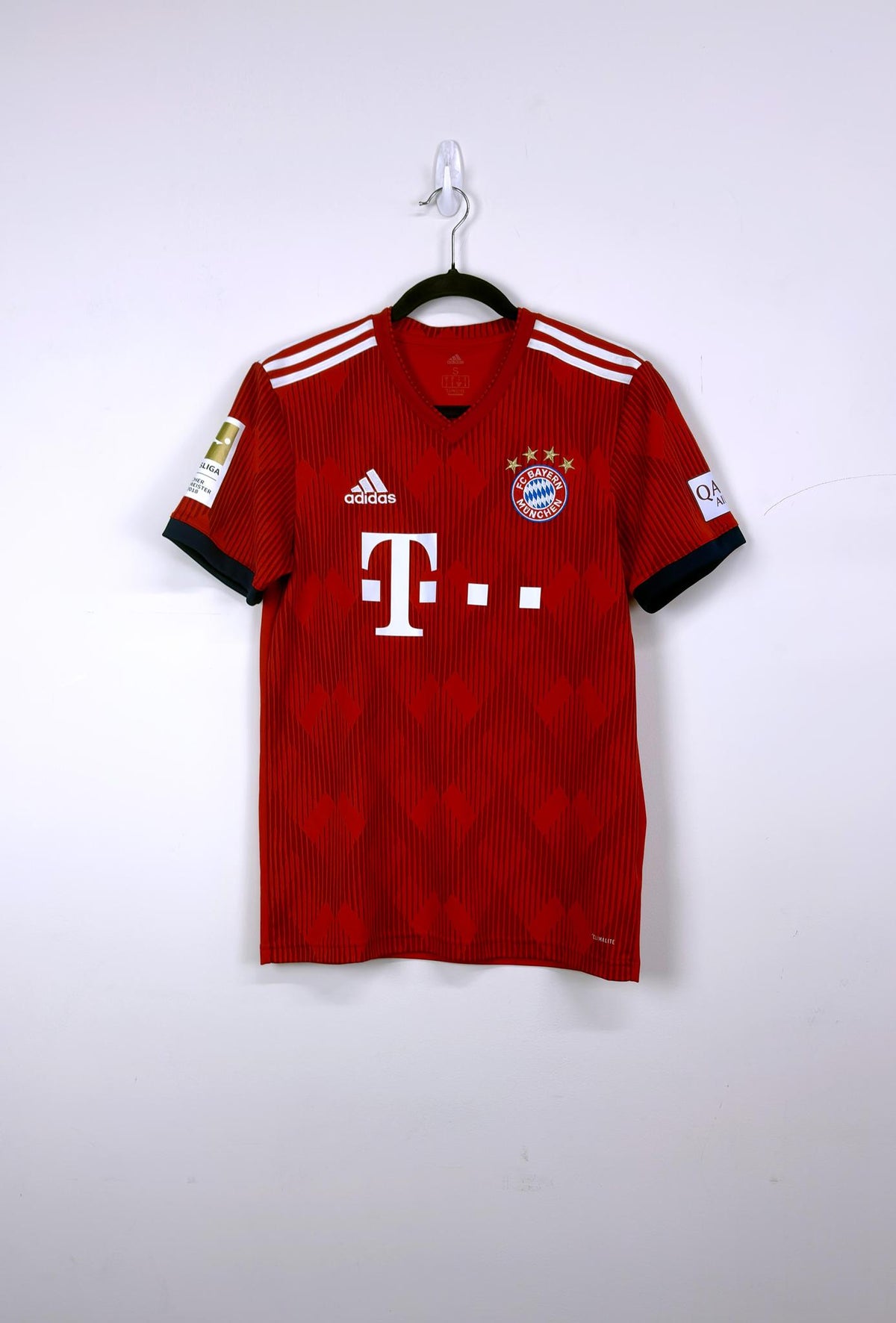 '18 Bayern Munich Home Kit - 'James #11'