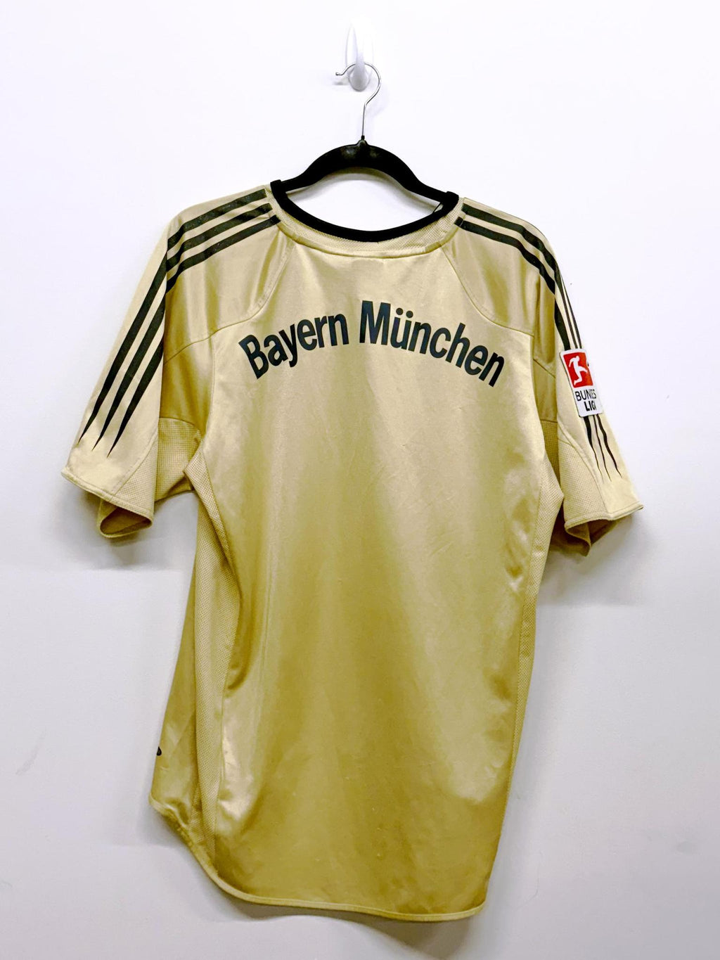 '04-05 Bayer Munich Away Kit