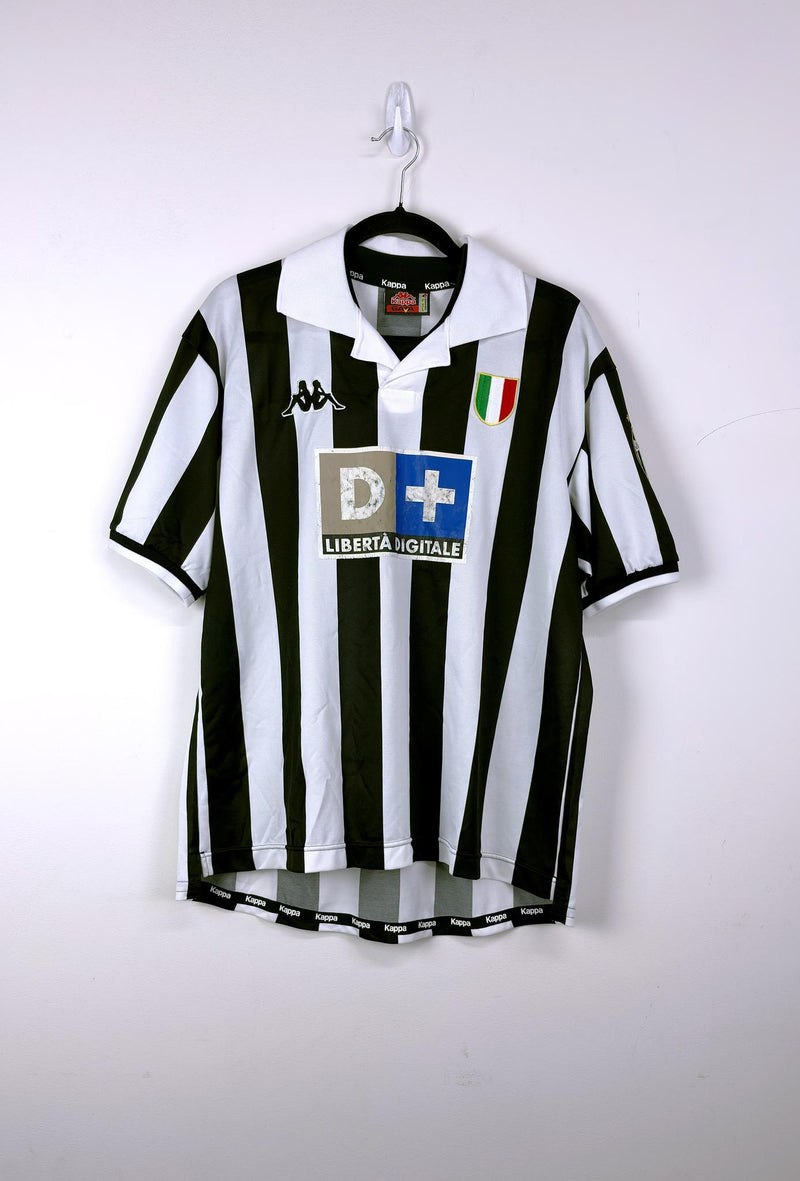 '98 Juventus Home Kit