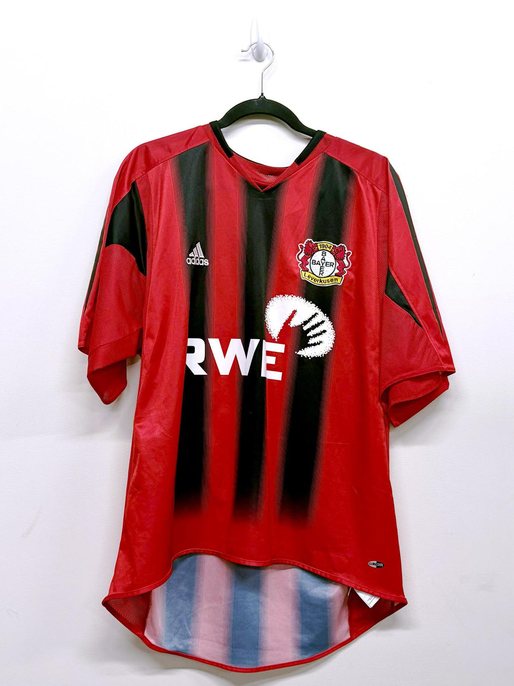 '03-04 Bayer 04 Leverkusen
Home Kit - 'B. Schneider #25'