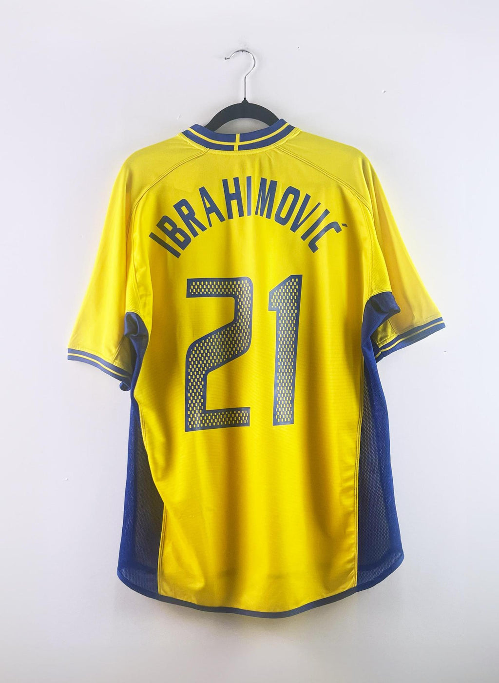 '02 Sweden National Football Team Home Kit - 'Ibrahimović #21'