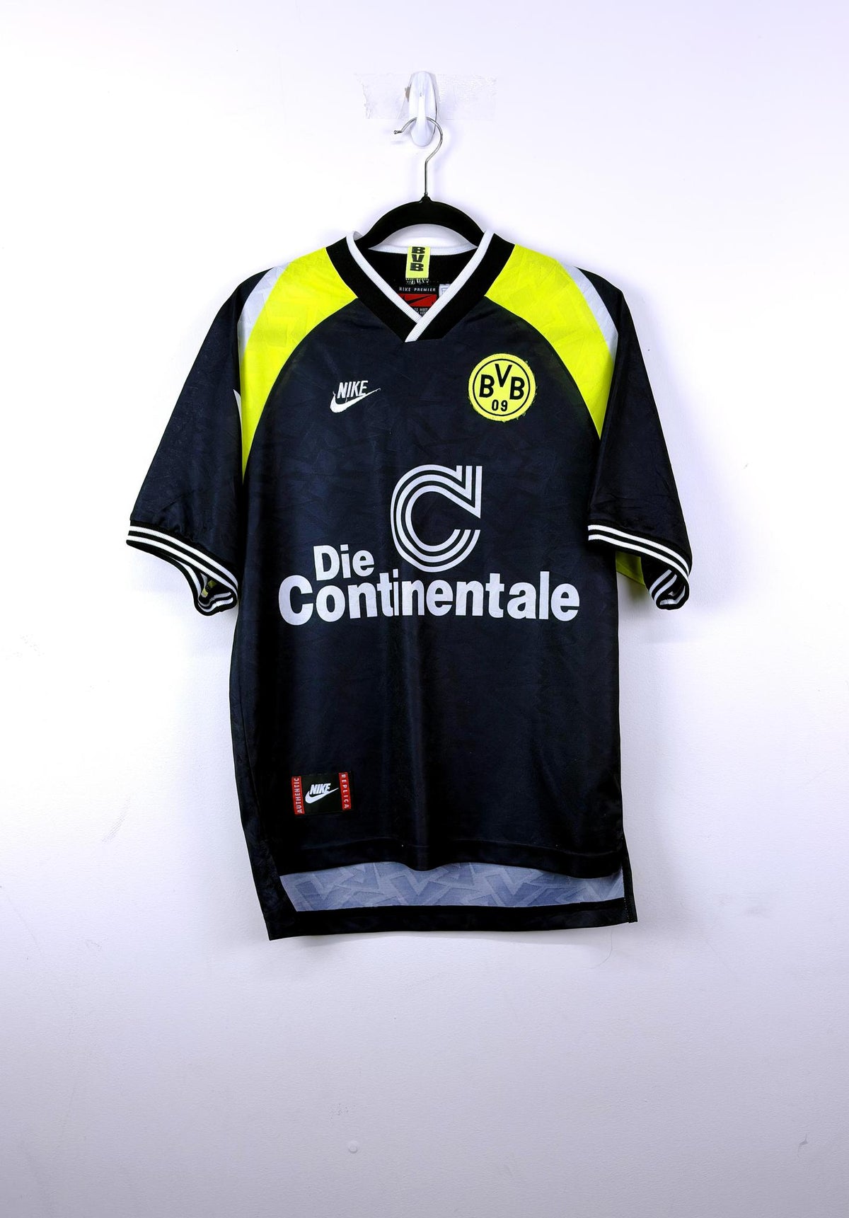 '95-96 Dortmund Away Kit